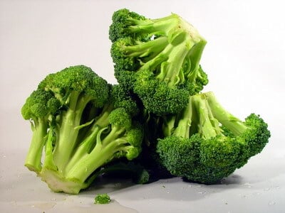 Broccoli compound detoxifies air pollutants and increases the body's ability to adapt to and survive a wide range of environmental toxins.