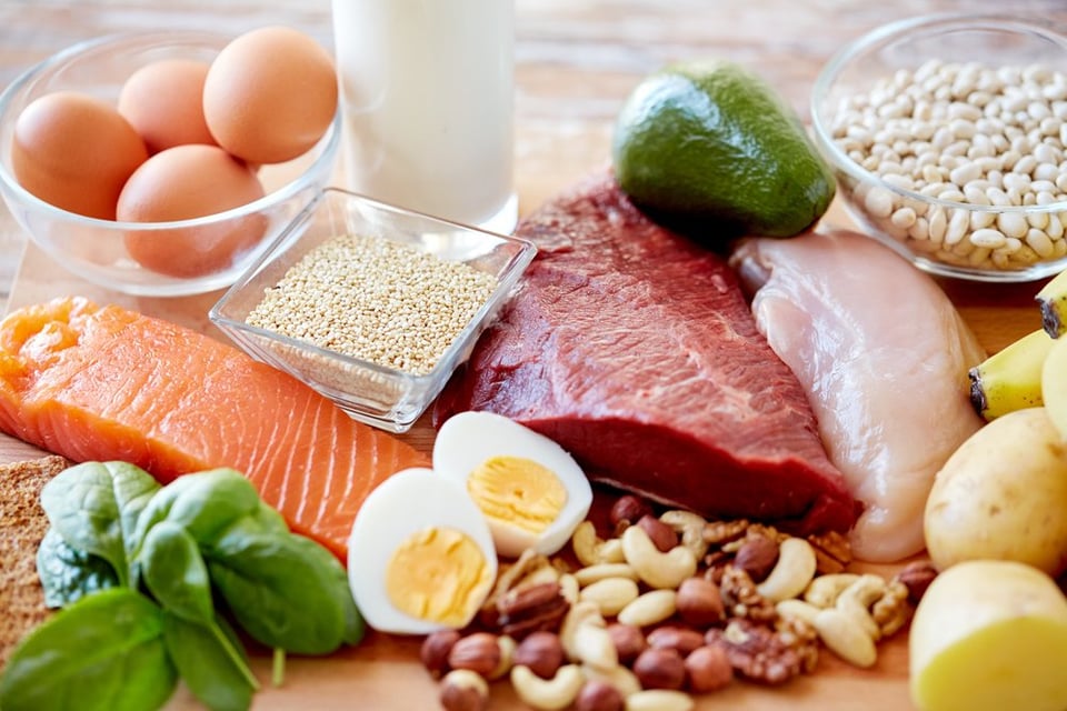 The Protein Leverage Hypothesis – Could Skimping on Protein Make You Binge on Carbs and Fat?